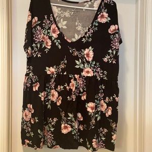 Torrid Size 1 Black Floral Super Soft Babydoll Tee